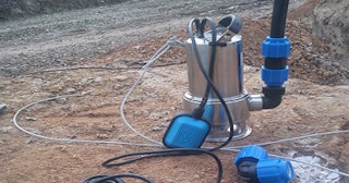 Установка дренажного насоса в Нижнеудинске - услуги от СантехДомНжк, расценки от 3068 рублей